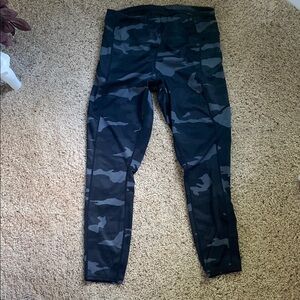 Athleta Black and Gray Patterned Leggings